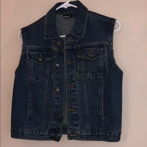 Jean Vest